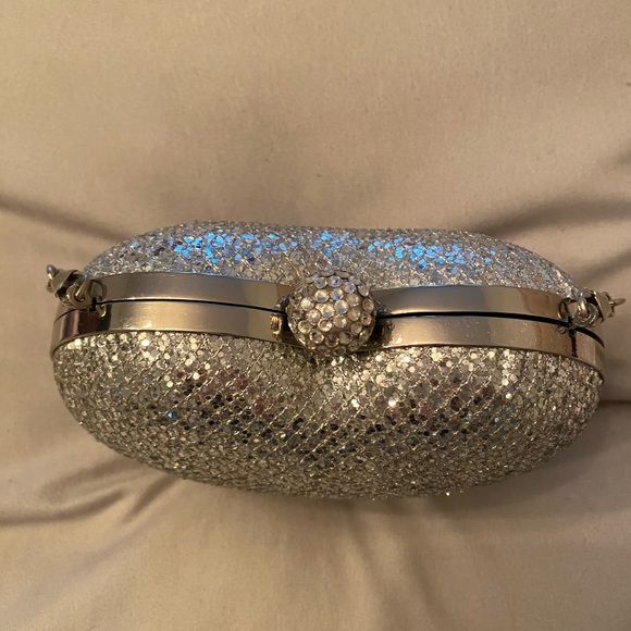 Shiny silver mini heart purse - Picture 2 of 3